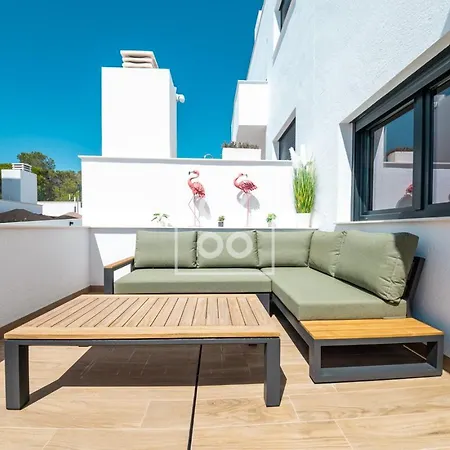 Casa De Adamant - Ground Floor With Bbq, Shared Jacuzzi And Pool By Oyoostays * Torrevieja