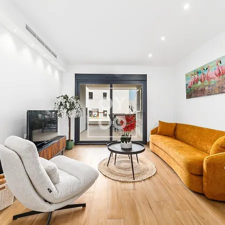 Casa De Adamant - Ground Floor With Bbq, Shared Jacuzzi And Pool By Oyoostays