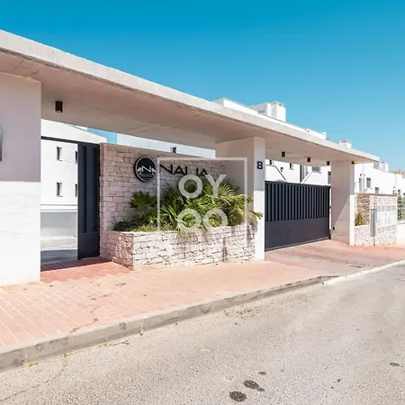 Casa De Adamant - Ground Floor With Bbq, Shared Jacuzzi And Pool By Oyoostays * Torrevieja